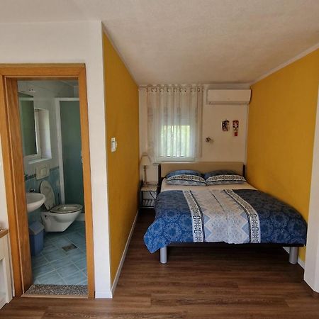 Rooms Jurca Postojna Buitenkant foto