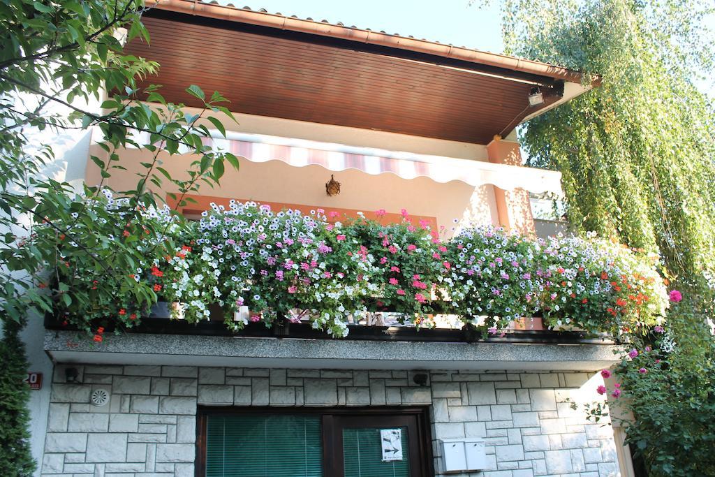 Rooms Jurca Postojna Buitenkant foto