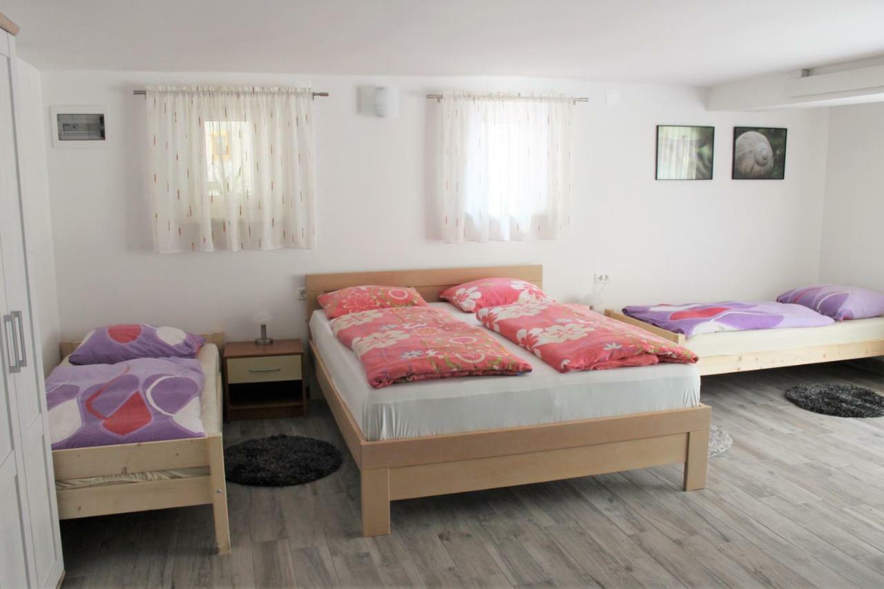 Rooms Jurca Postojna Buitenkant foto