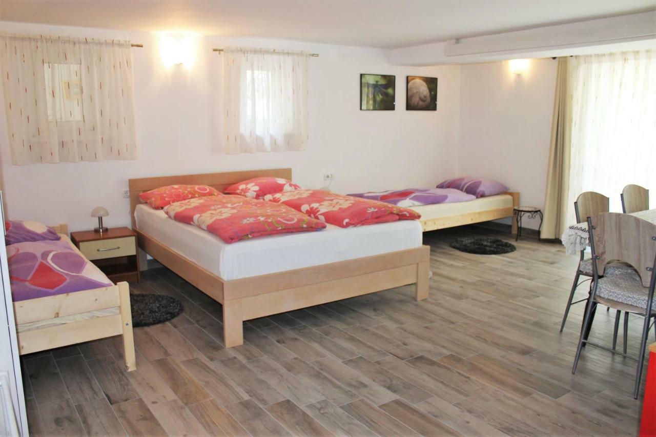 Rooms Jurca Postojna Buitenkant foto