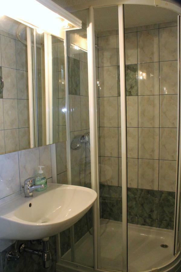 Rooms Jurca Postojna Buitenkant foto