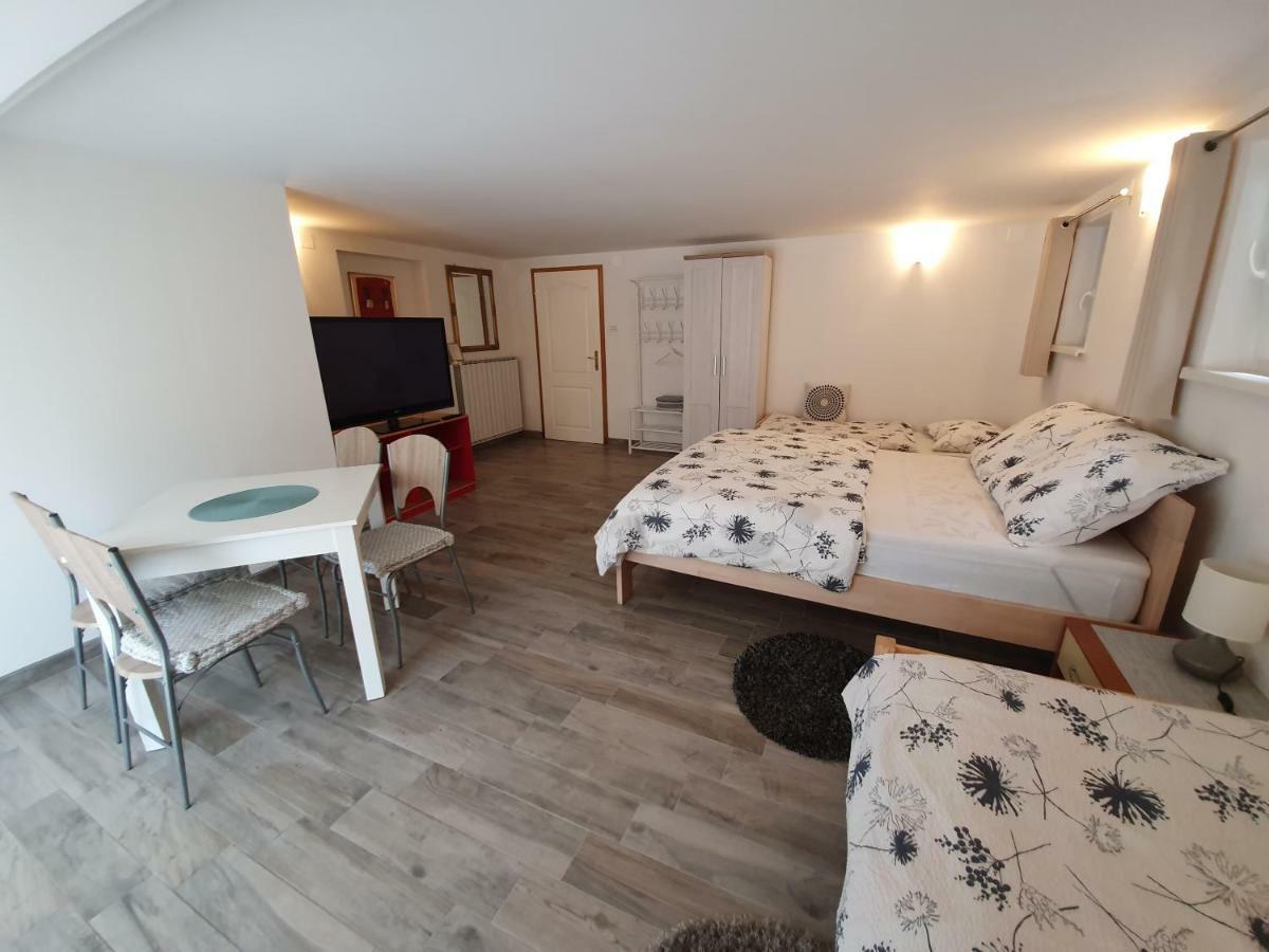Rooms Jurca Postojna Buitenkant foto