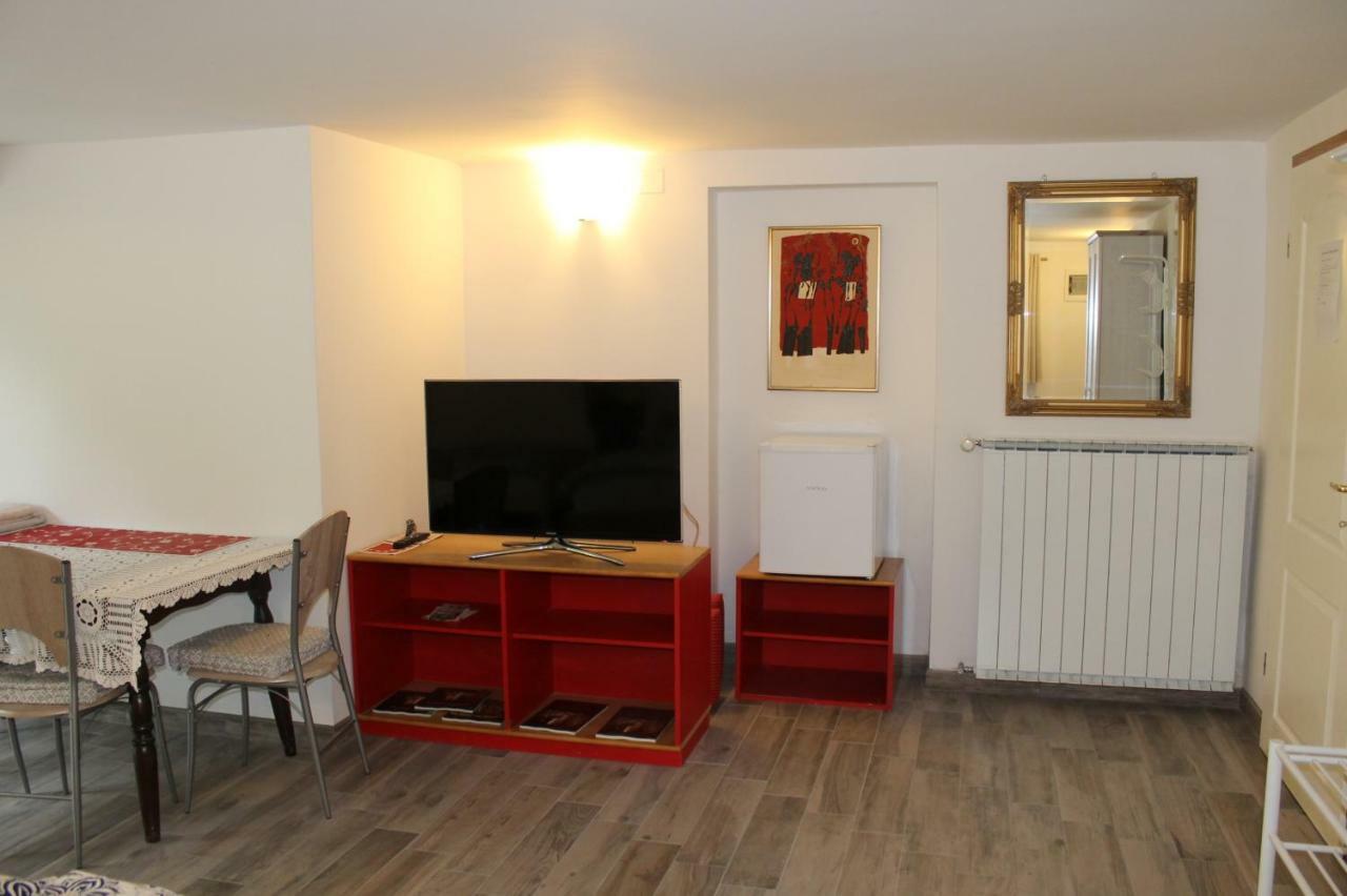 Rooms Jurca Postojna Buitenkant foto