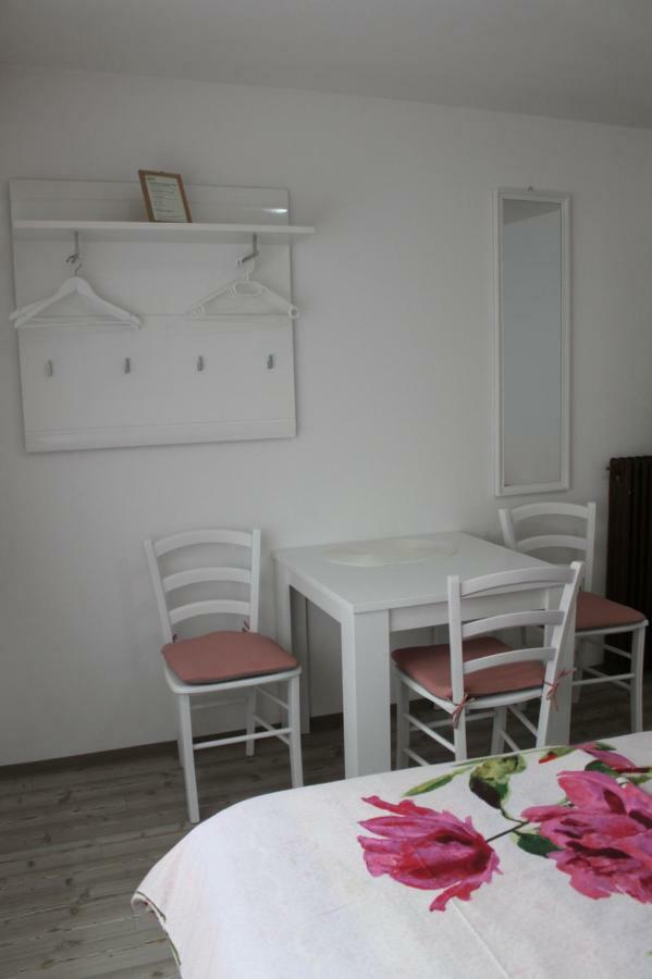 Rooms Jurca Postojna Buitenkant foto